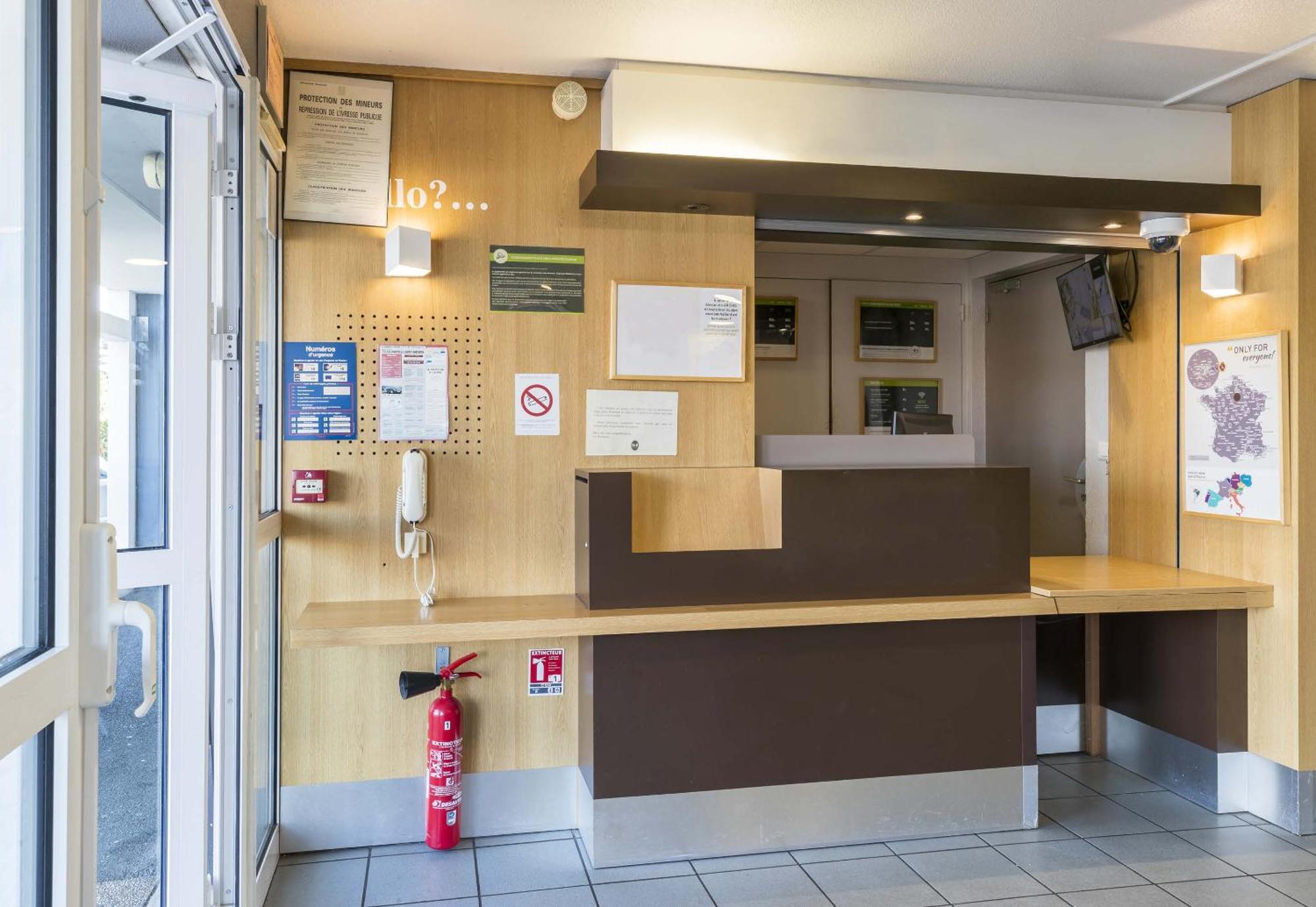 B&B Hotel Orleans Ouest 拉沙佩勒-圣梅曼 外观 照片